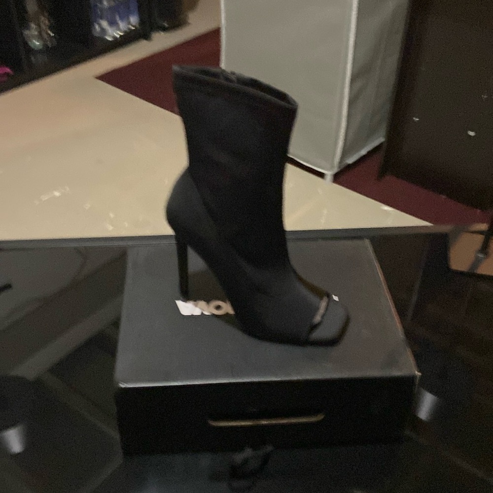 Heel boots